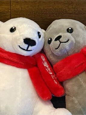 NEW Set of 2 Coca Cola Polar Bear and Seal Promotional Plushies Beanie RARE